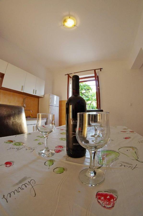 Large And Charming Apartment Near Beach With Big & Sunny Terrace Sumartin Zewnętrze zdjęcie