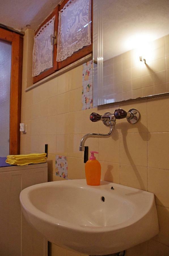 Large And Charming Apartment Near Beach With Big & Sunny Terrace Sumartin Zewnętrze zdjęcie